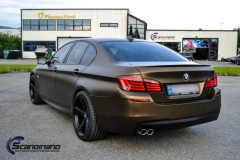 BMW-5-serie-foliert-i-matt-bond-gold-fra-pwf-2