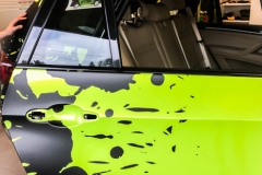 BMWX5 foliert i Atomic Lime fra PWF-35