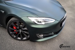 Tesla Model S helfoliert med Matt Smaragd fra PWF