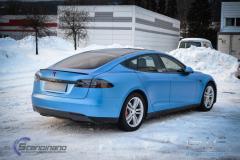 Tesla S foliert med matt anodized blue pwf