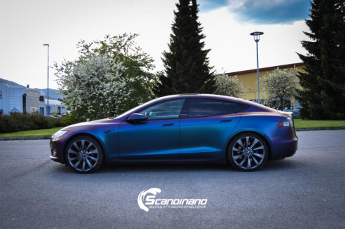 Tesla S foliert med rushing riptide Scandinano_