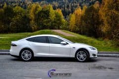 Tesla-S-foliert-i-Matt-Diamond-Hvit-Scandinano_-8