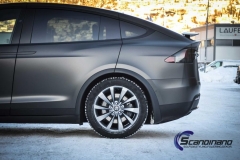 Tesla-X-Foliert-by-Scandinano_-2